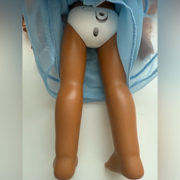 Disney Princess Singing and Styling Ariel doll - Picture 11 of 11